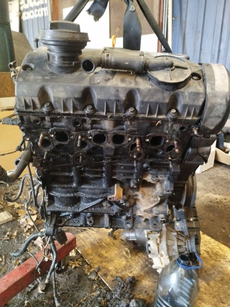 Moteur AVQ pour Volkswagen Touran